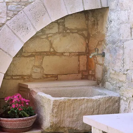 Kantara House - A Rural Retreat Of Comfort & Class!