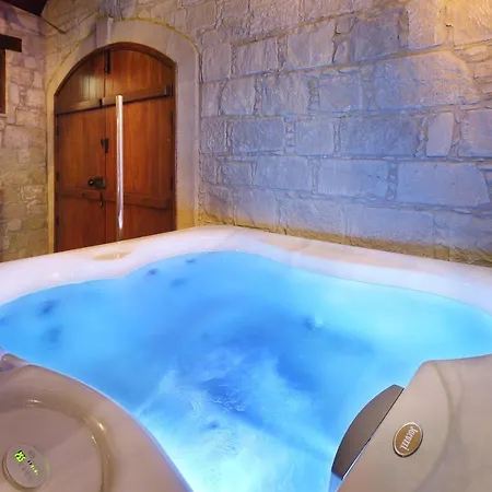 Kantara House - A Rural Retreat Of Comfort & Class!