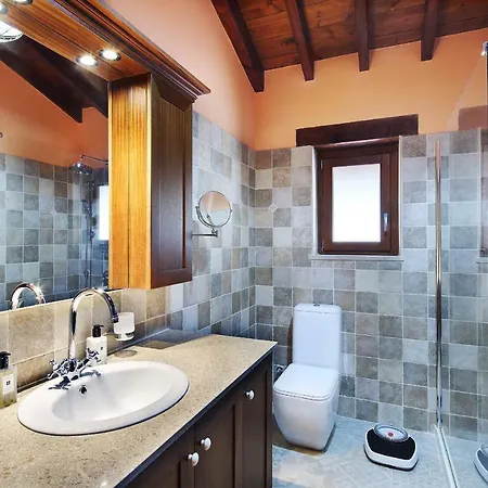 Kantara House - A Rural Retreat Of Comfort & Class! *