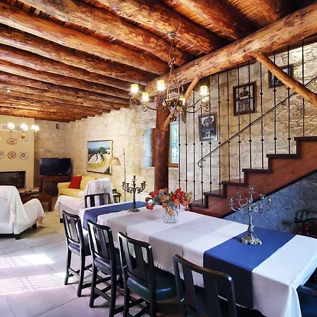 Kantara House - A Rural Retreat Of Comfort & Class! Case de vacanță