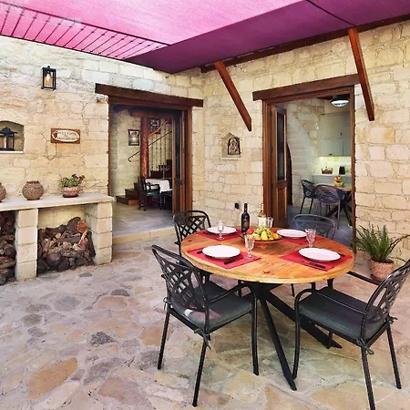 Kantara House - A Rural Retreat Of Comfort & Class!