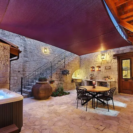 Kantara House - A Rural Retreat Of Comfort & Class! Case de vacanță *