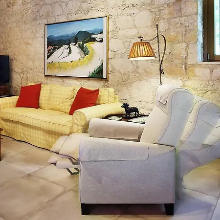 Kantara House - A Rural Retreat Of Comfort & Class! Holiday home Arsos